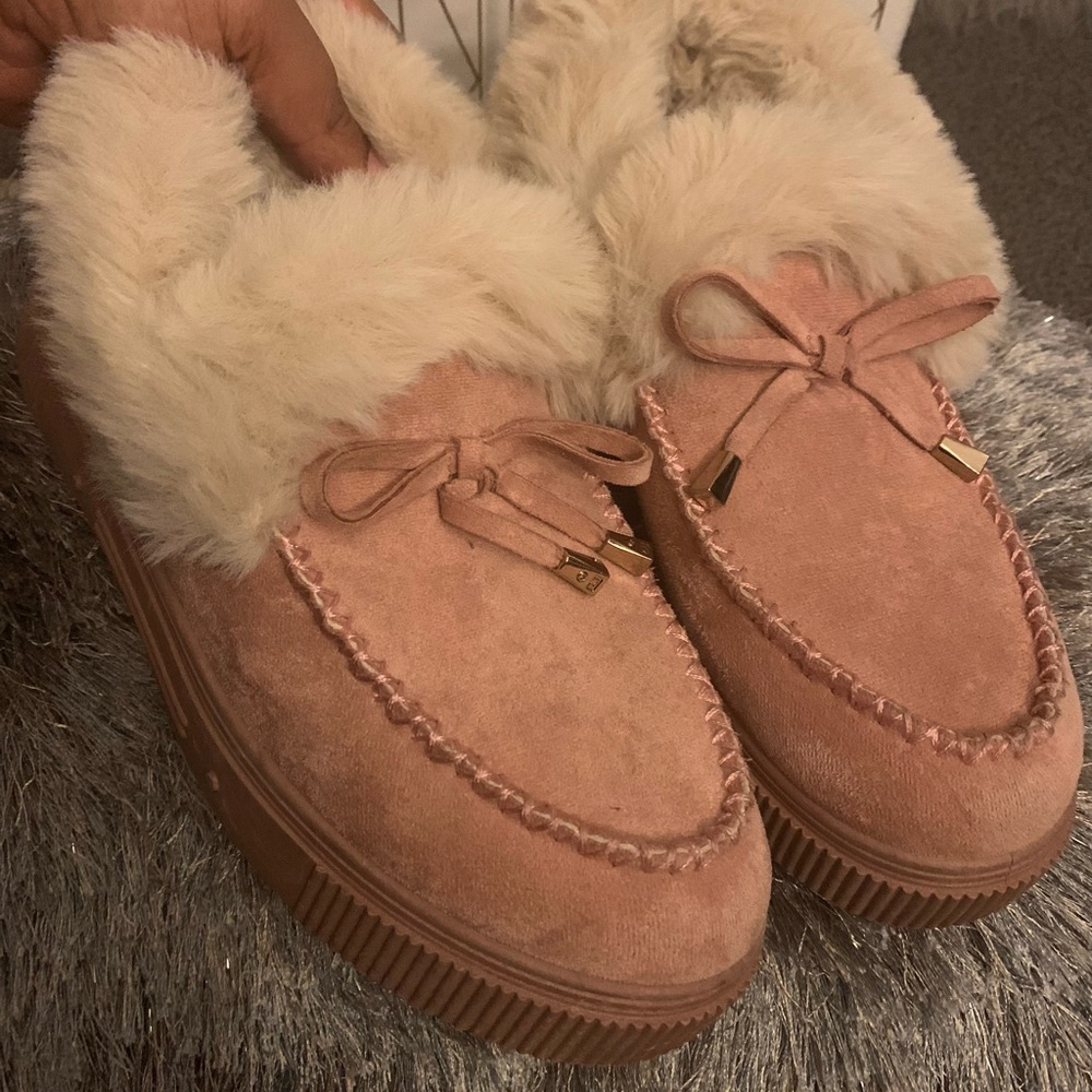 Cute slippers like shoes